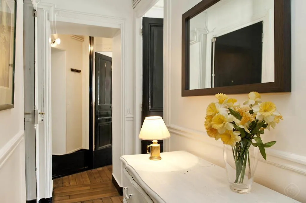 Classy St. Germain Apartment Paris