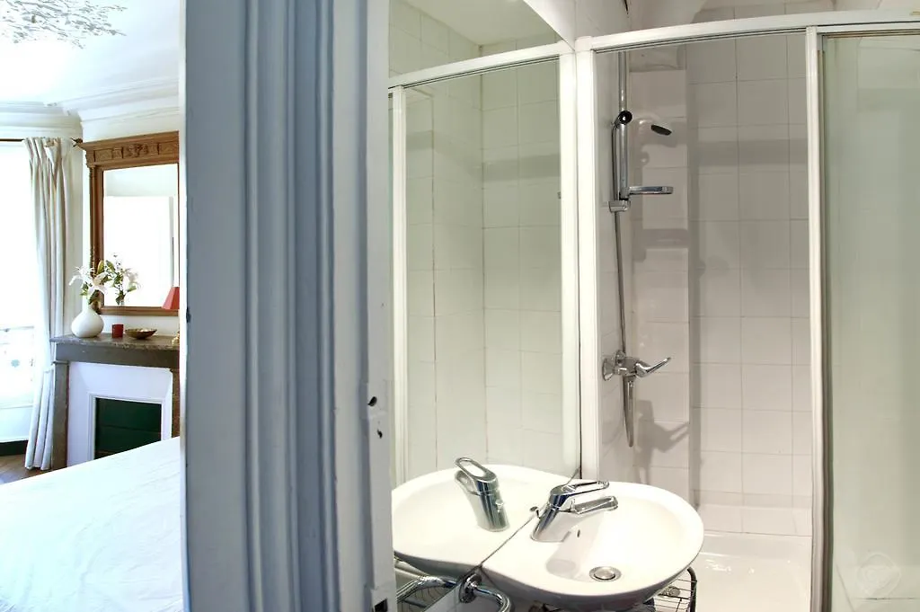 Classy St. Germain Apartment Paris