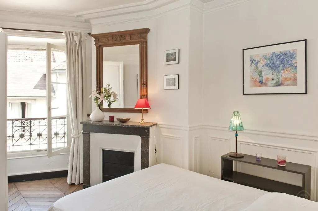 Classy St. Germain Apartment Paris